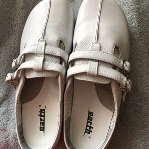 Earth white leather nurse clogs